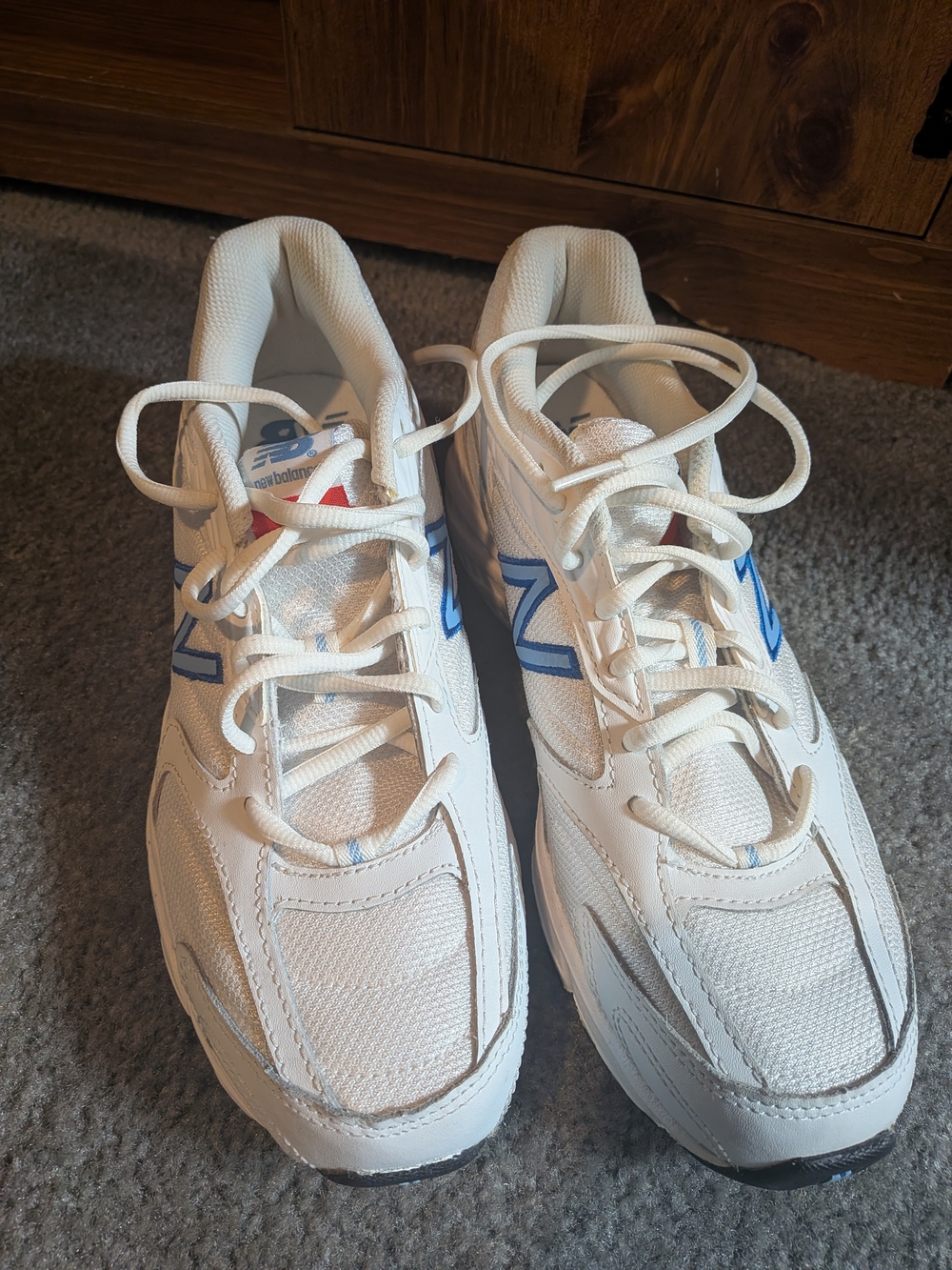 New Balance Ladies Sneakers 9.5 New, never Worn.